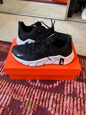 Women’s Nike Free Metcon 7s Size: 8